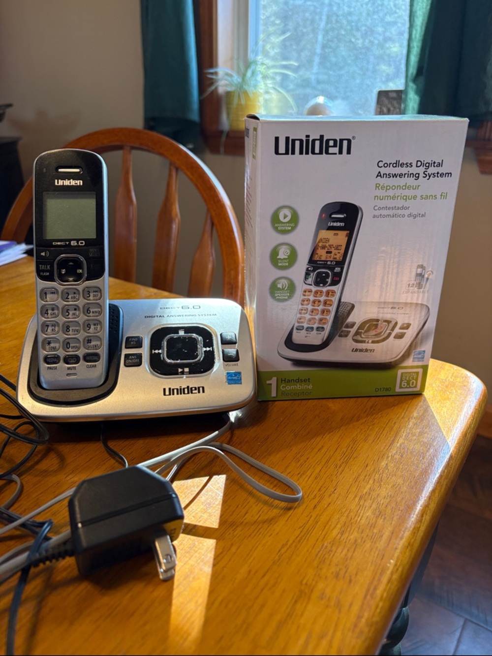 Uniden Cordless Digital Phone in Silver and Black with answering machine.